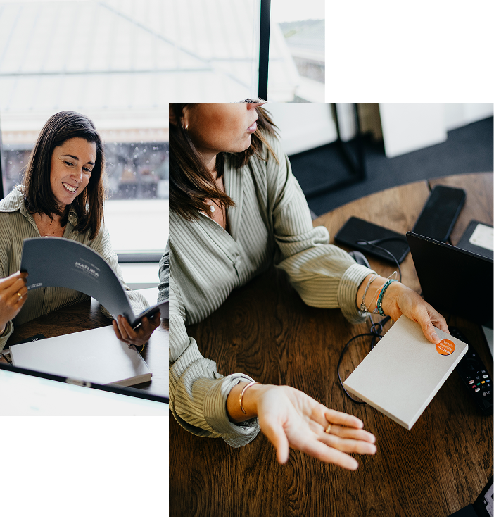 Consultoría inmobiliaria - Profesionales revisando estrategias de comercialización